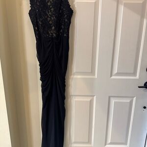 Tadashi Shoji Women’s 2 Elegant Black‎ Lace Gown Rouching cocktail dress